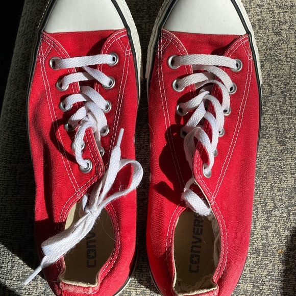 Red Converse All Stars- women’s size 9 - Picture 2 of 5